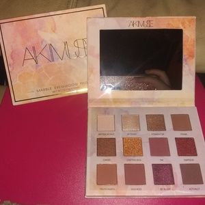 12 Eyeshadow Palette